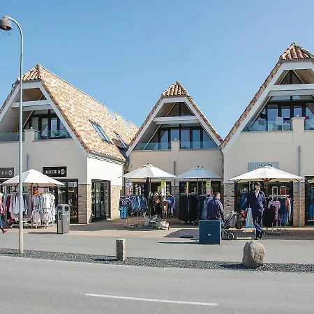 Three-bedroom Holiday In Blåvand