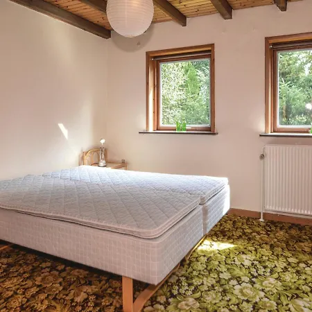 Feriehus Three-bedroom Holiday In